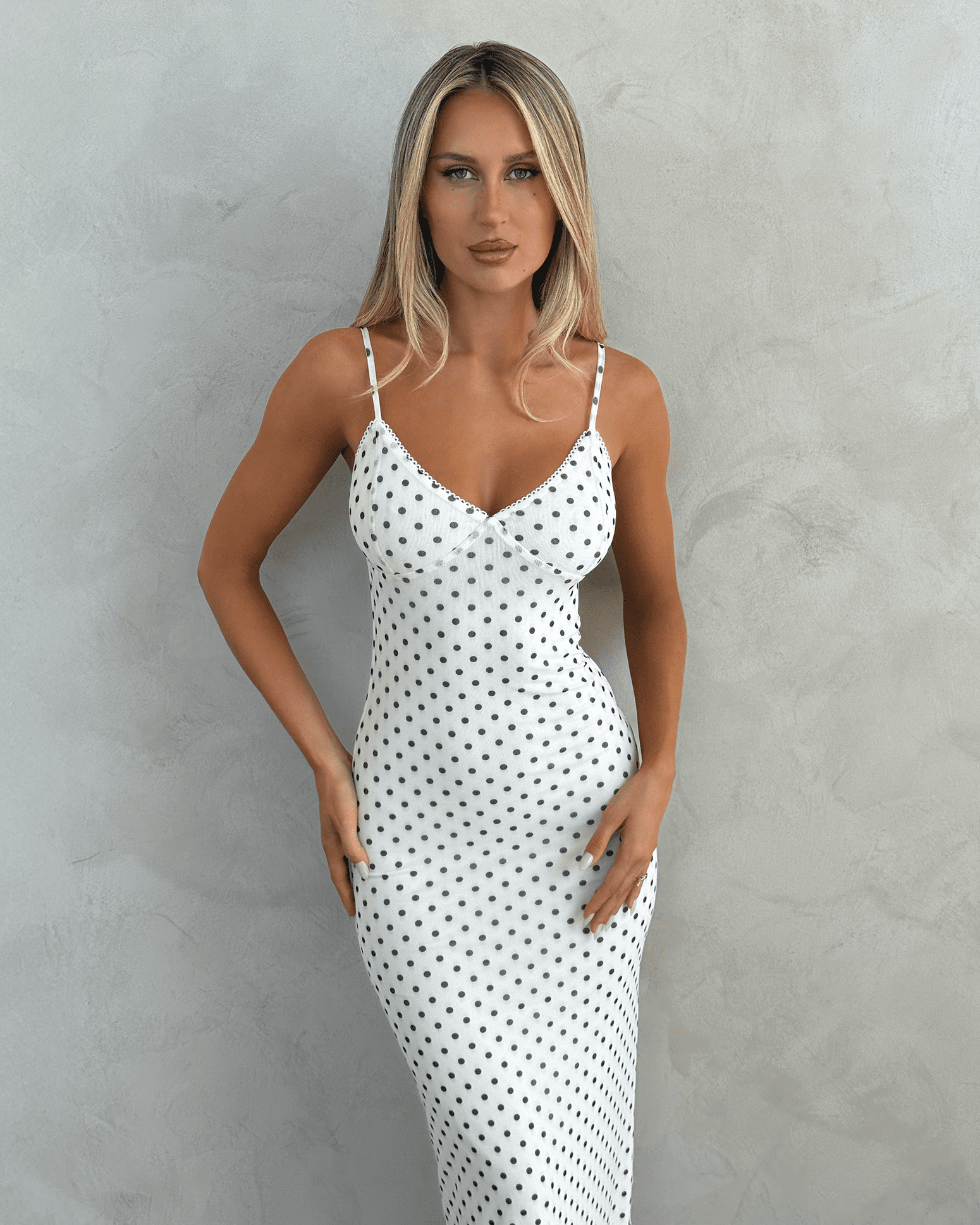 TM13362_JULIANNA_MAXI_DRESS_POLKA_DOT-_8of10.png