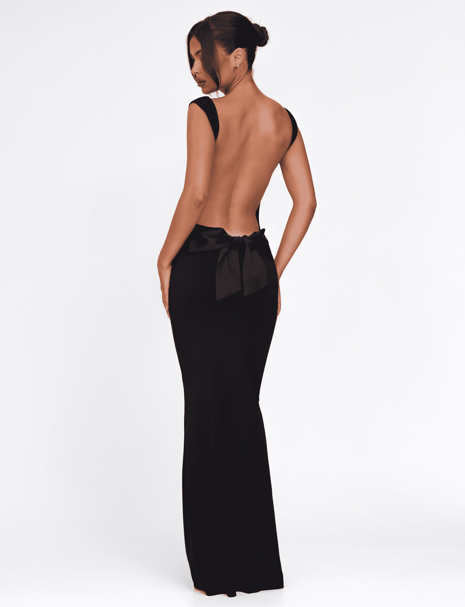 TM15138-BLK-03-ZITADRESS-BLACK4.png