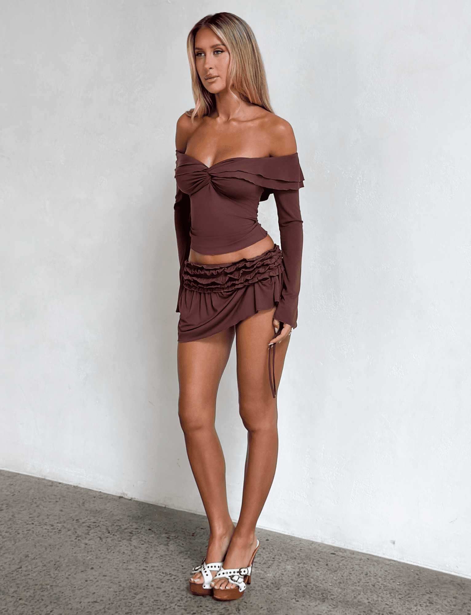 TM15214_DENALILONGSLEEVE_TOP_CHOC_4.png