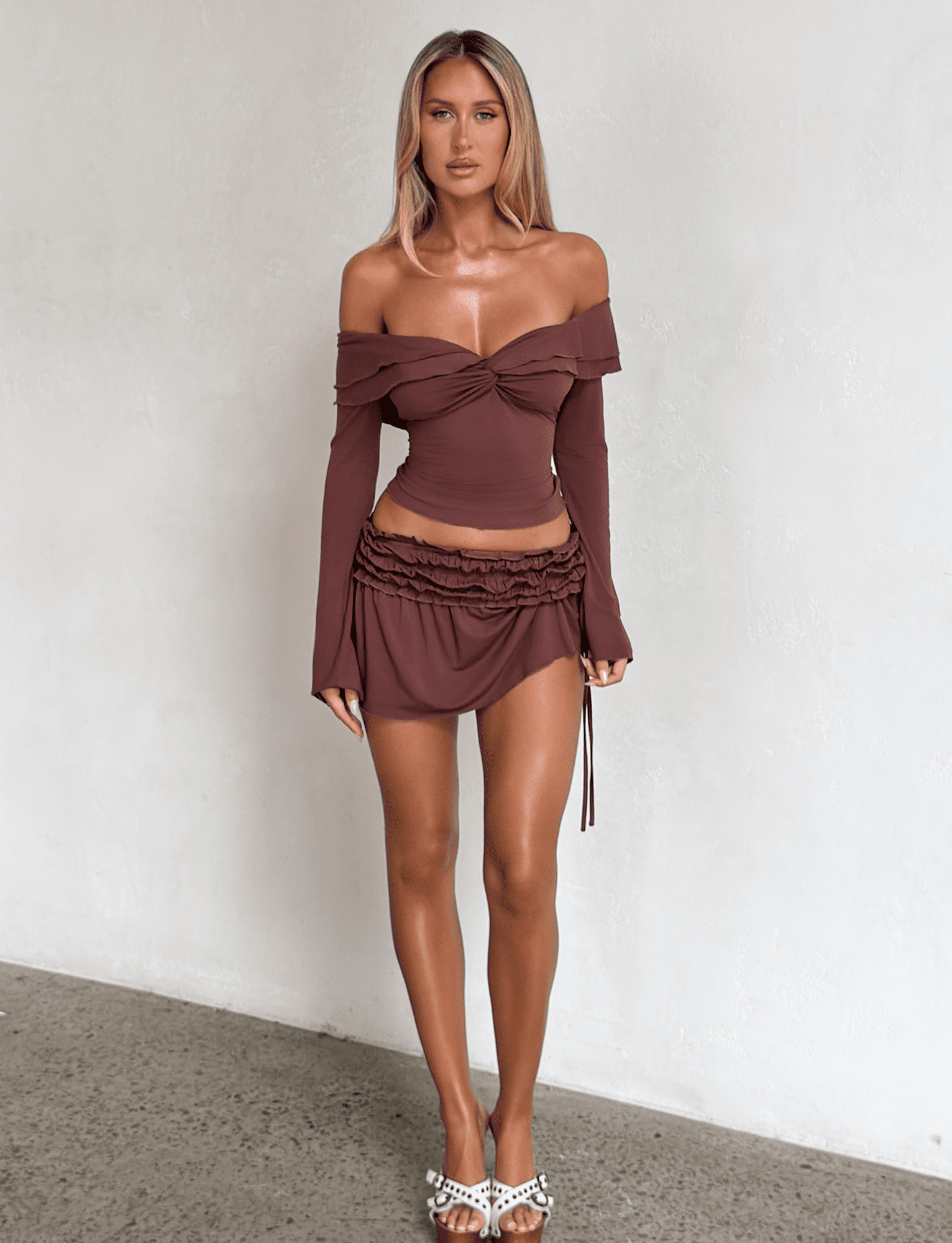 TM15214_DENALILONGSLEEVE_TOP_CHOC_6.png