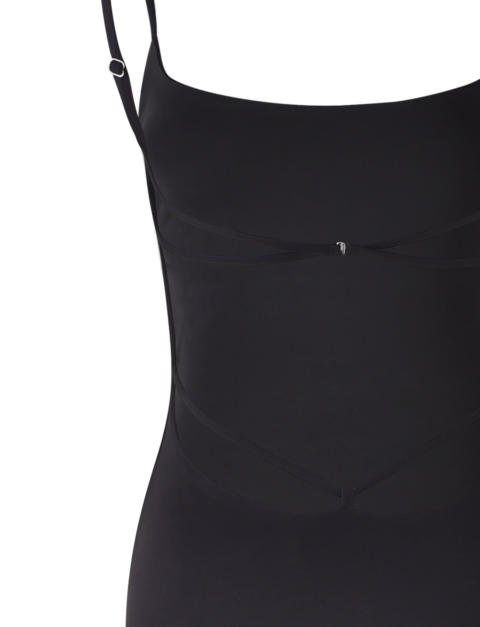 TM15312-BLACK-MINERVAMAXIDRESS-DETAILSAPPROVED_868e19bb-e68b-46d0-863e-7975369d1c50.jpg
