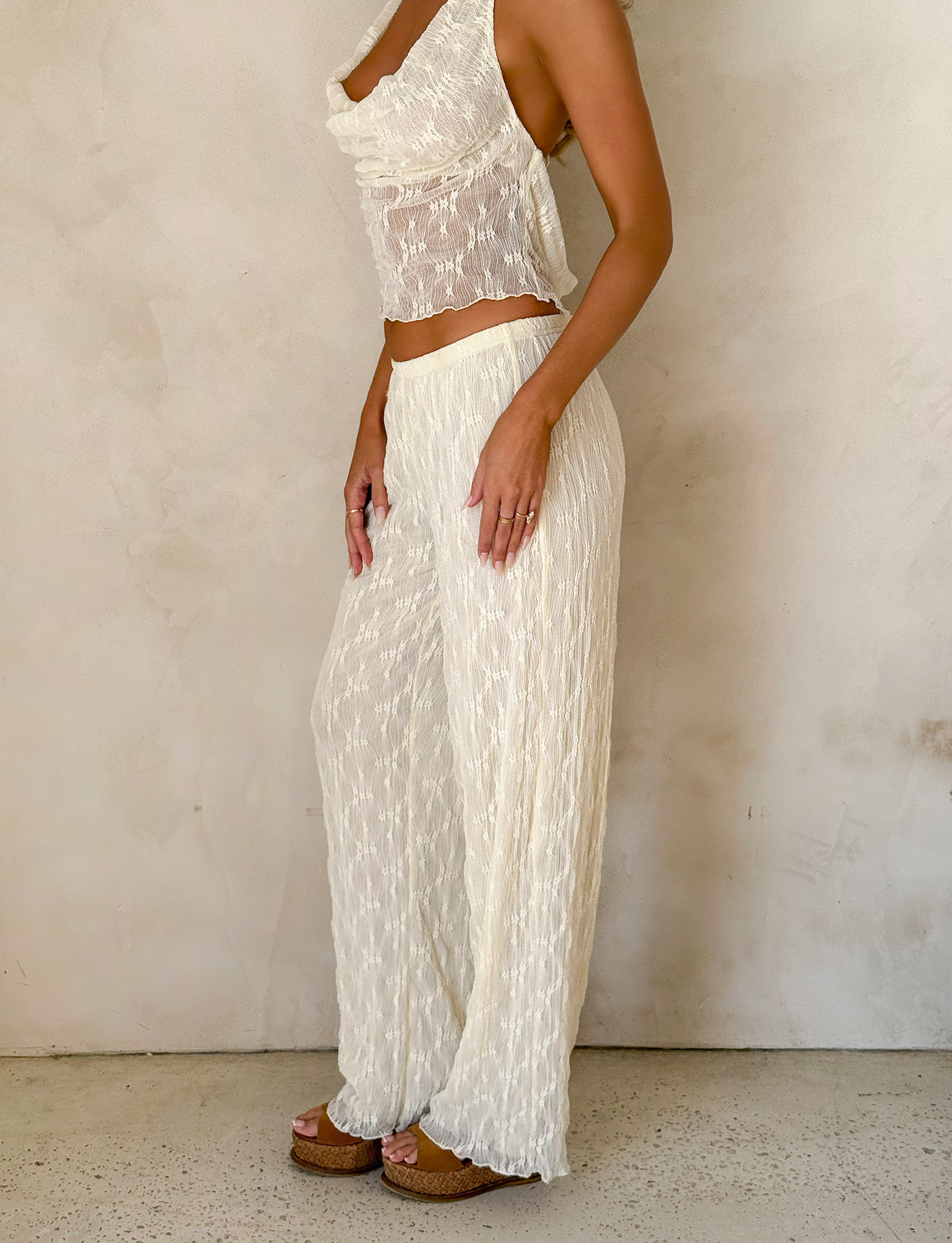 TM17610_KATERINA_TOP_CREAMLACE_12_f2c6bd2a-8c1d-4199-8d0f-62f963353c30.png
