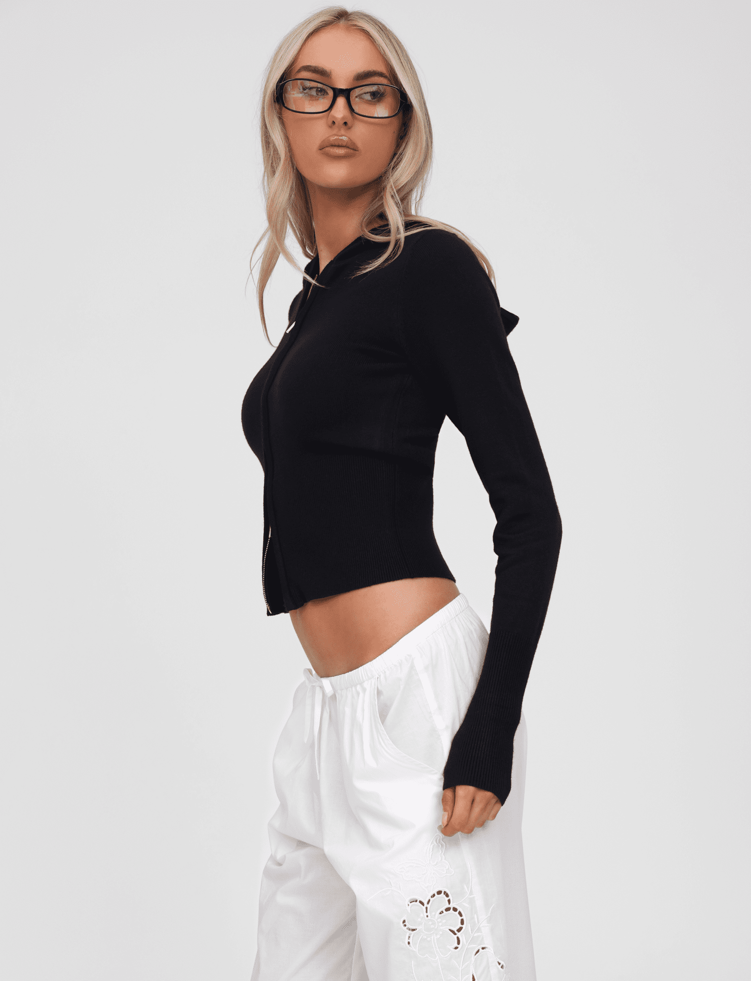 TM17620_SARINA_JUMPER_BLACK_6_of_10.png