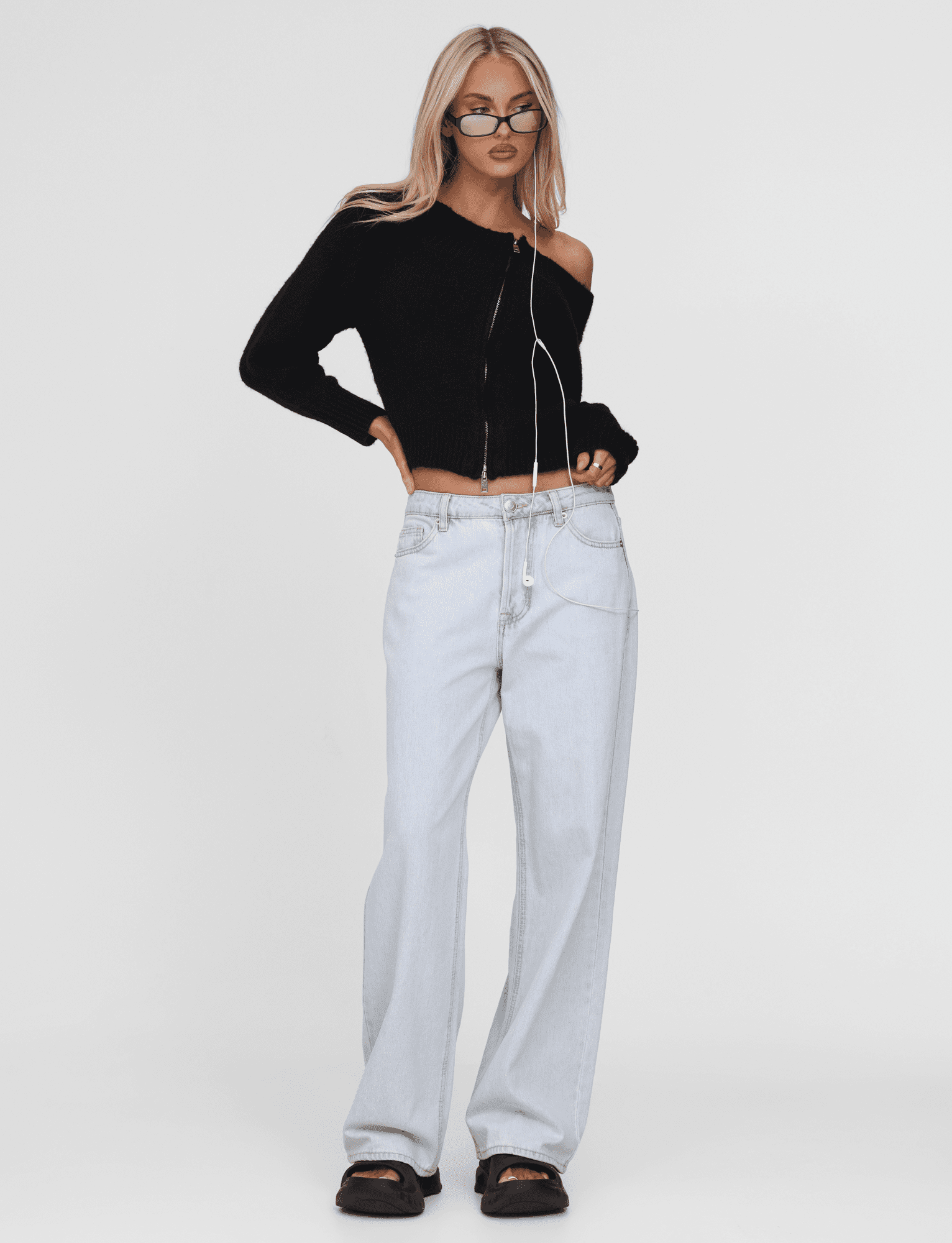 TM17743_LUNETTE_JUMPER_BLACK_1.png