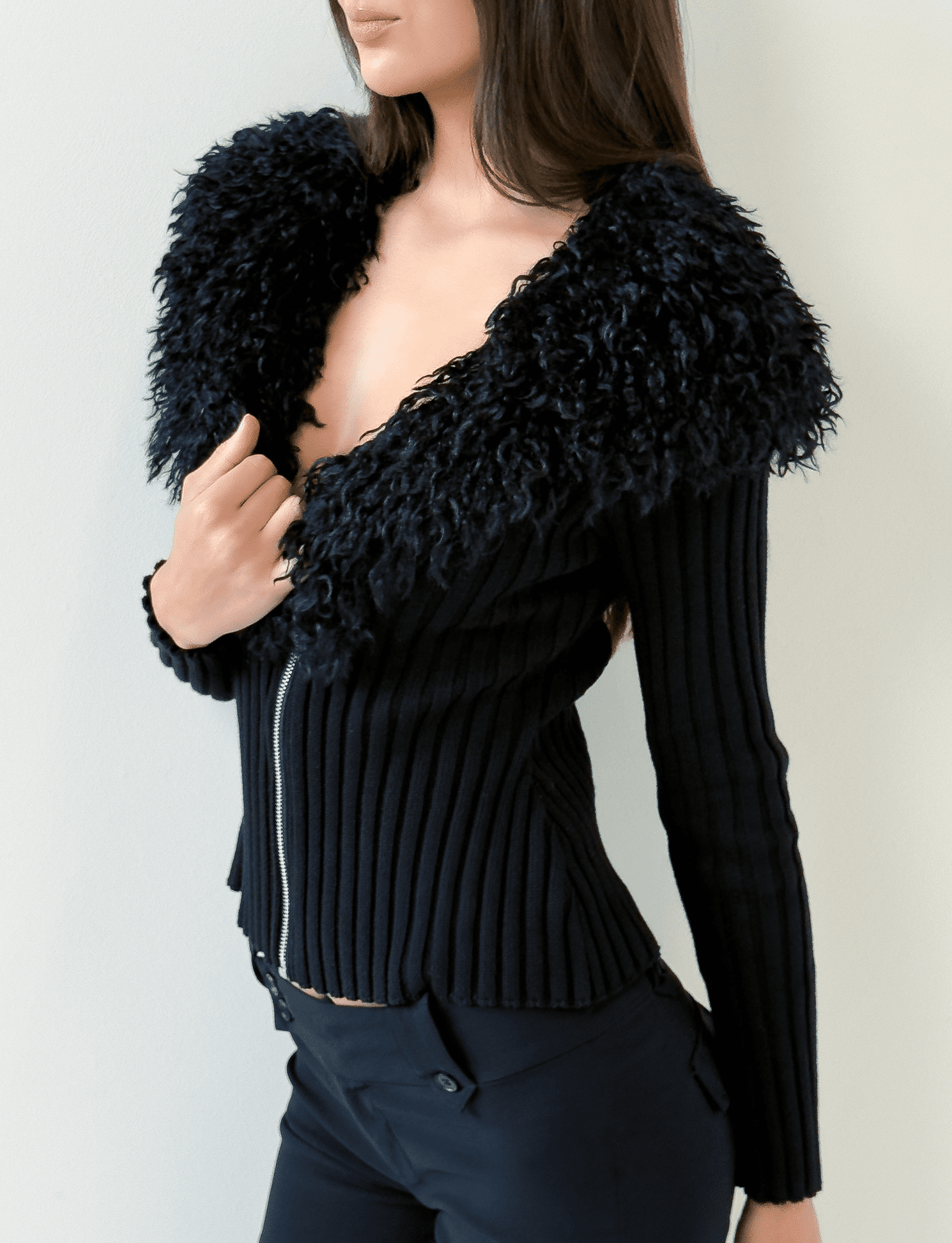 TM17744_BRISA_JUMPER_BLACK_2of3.png