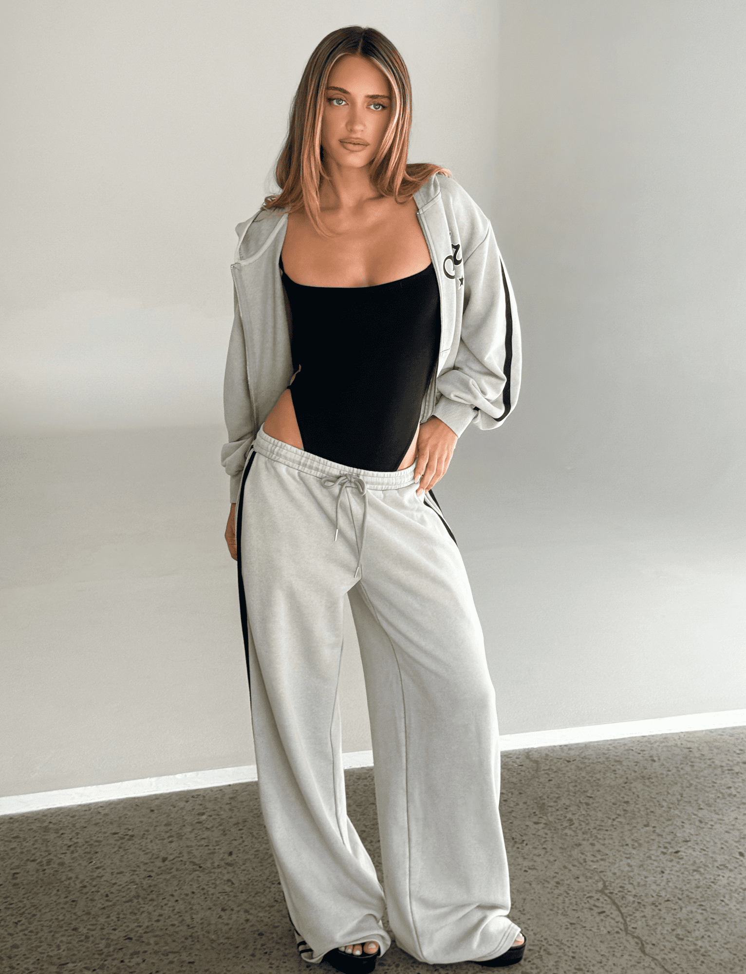 TM17875_PAYTON_HOODIE_STONE__7_1.png