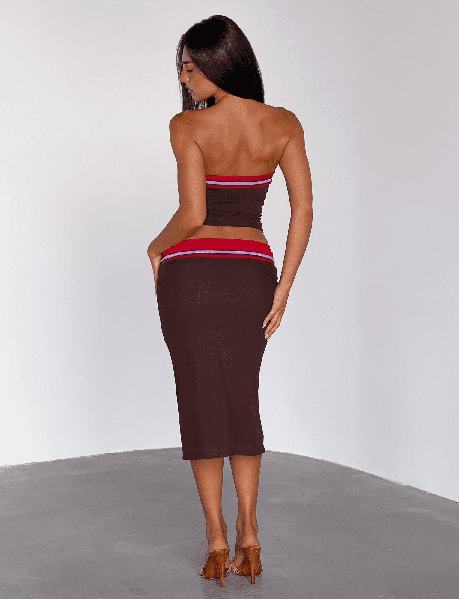 TM18798_SERAHMESH_SET_CHOCRED_5.png