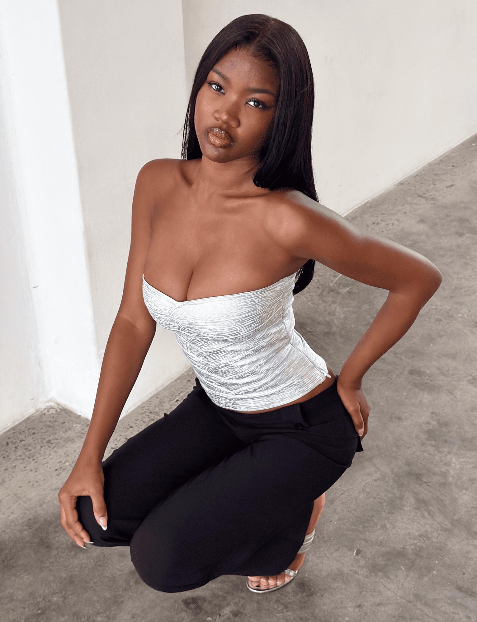 TM18815_NIYAMETALLIC_BANDAGETOP_LIQUIDSILVER_5.png