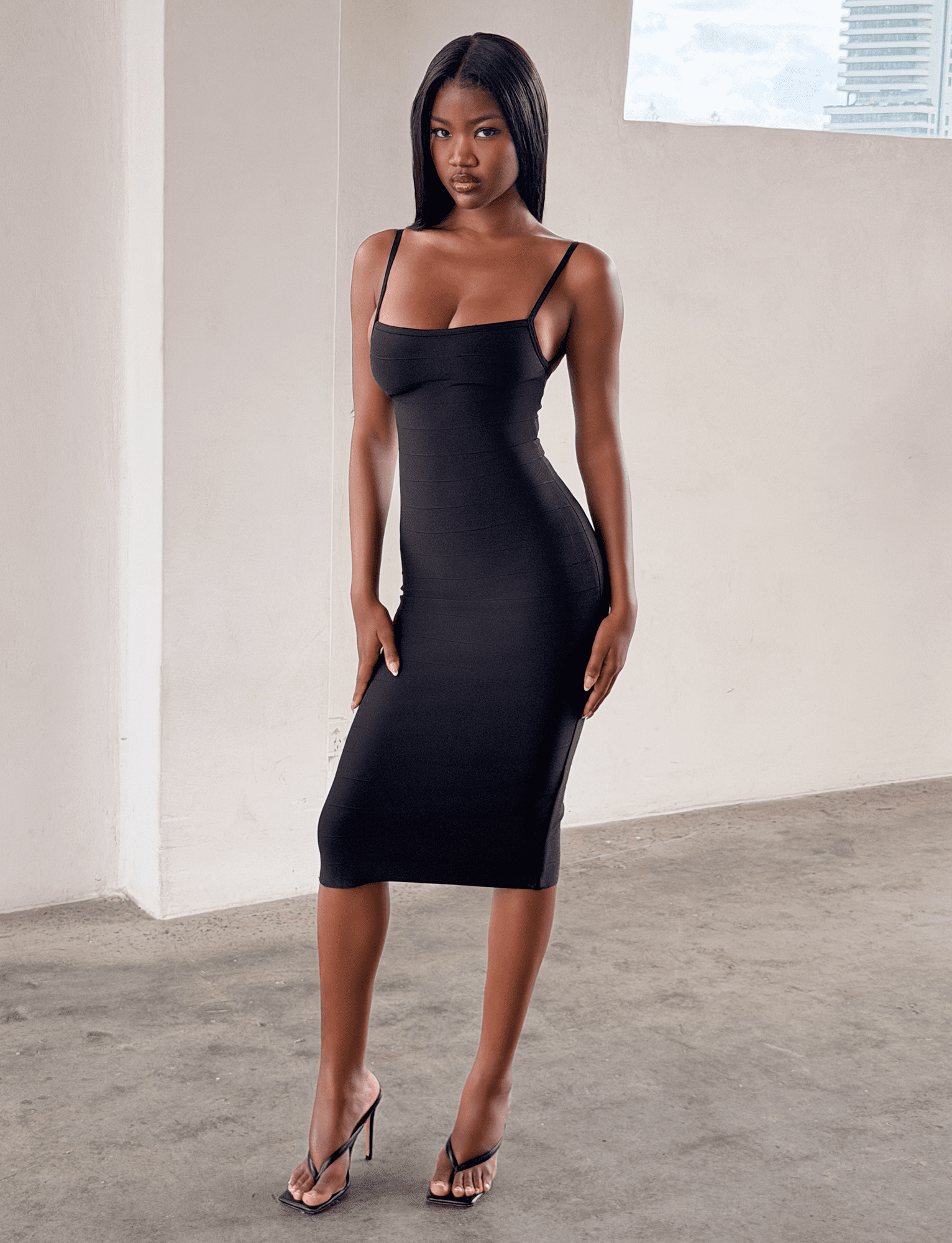 TM18819_MIDORIMIDI_BANDAGEDRESS_BLACK_2.png